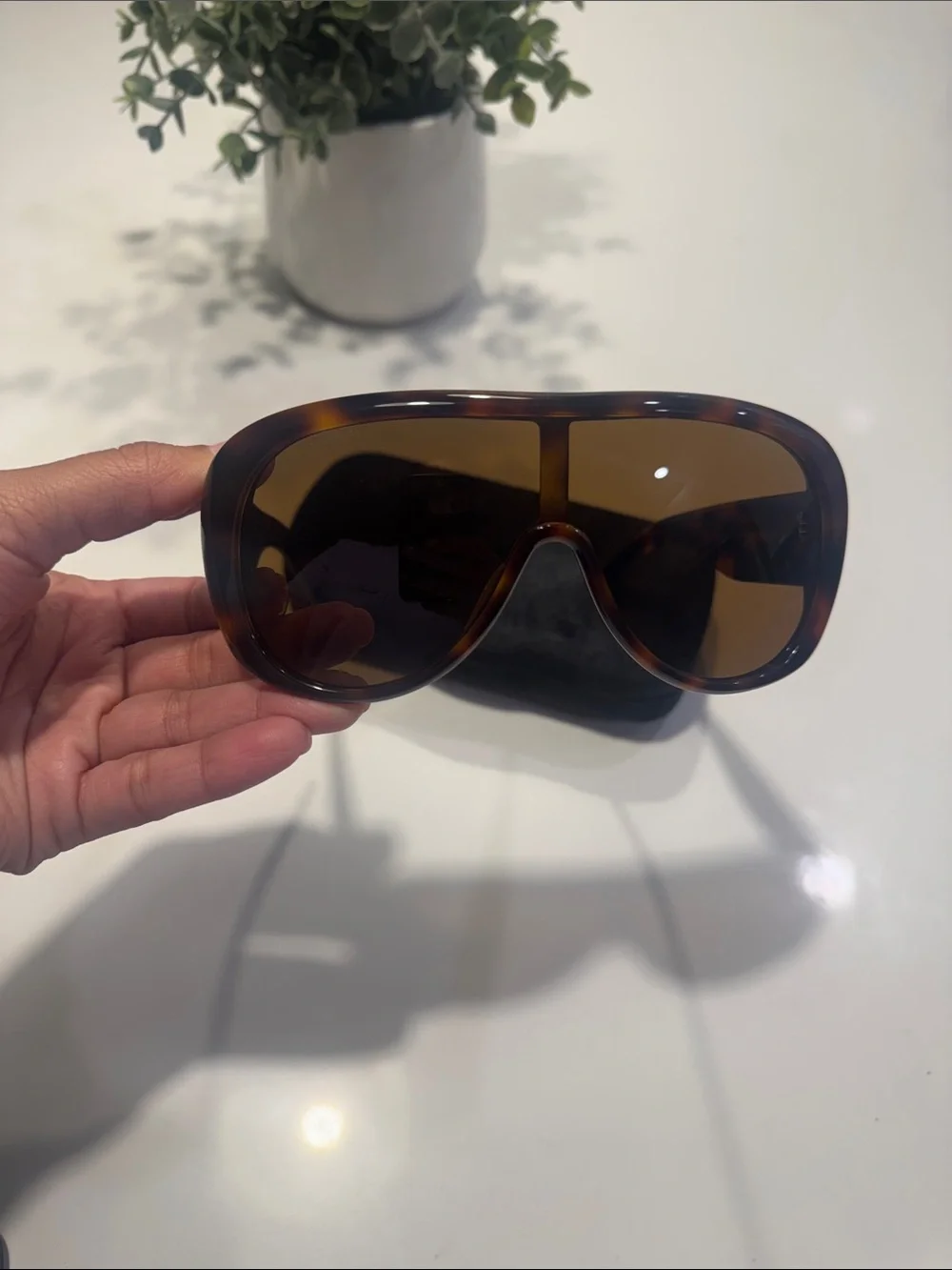 Tortoiseshell Shield Sunglasses - Brown Lenses